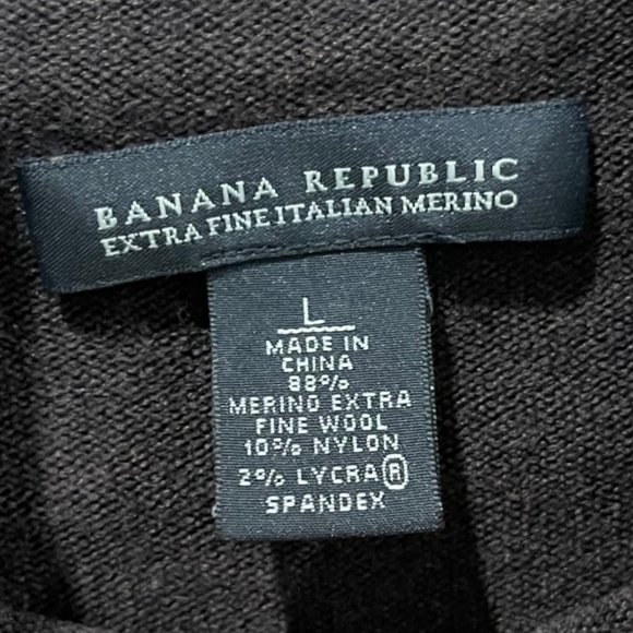 BANANA REPUBLIC Extra Fine Italian Merino Sweater - Picture 2 of 3